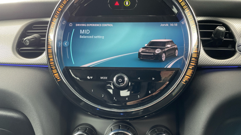 MINI Hatchback 1.5 Cooper Exclusive 5dr Auto [Comfort Pack] Petrol Hatchback